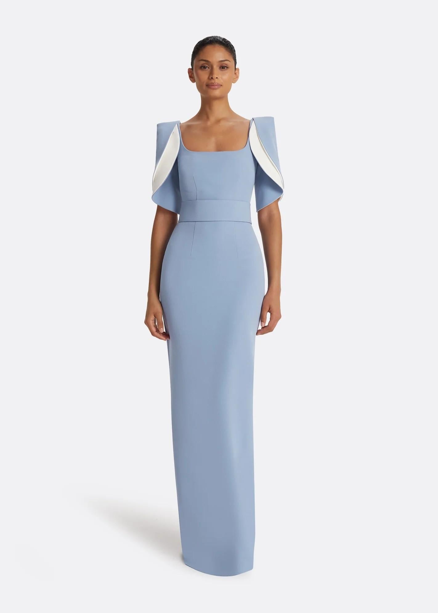 Abito lungo in crepe color celeste polvere con scollo quadrato e maniche a loto drappeggiate DL378.1BE33.1HC119 SAFIYAA