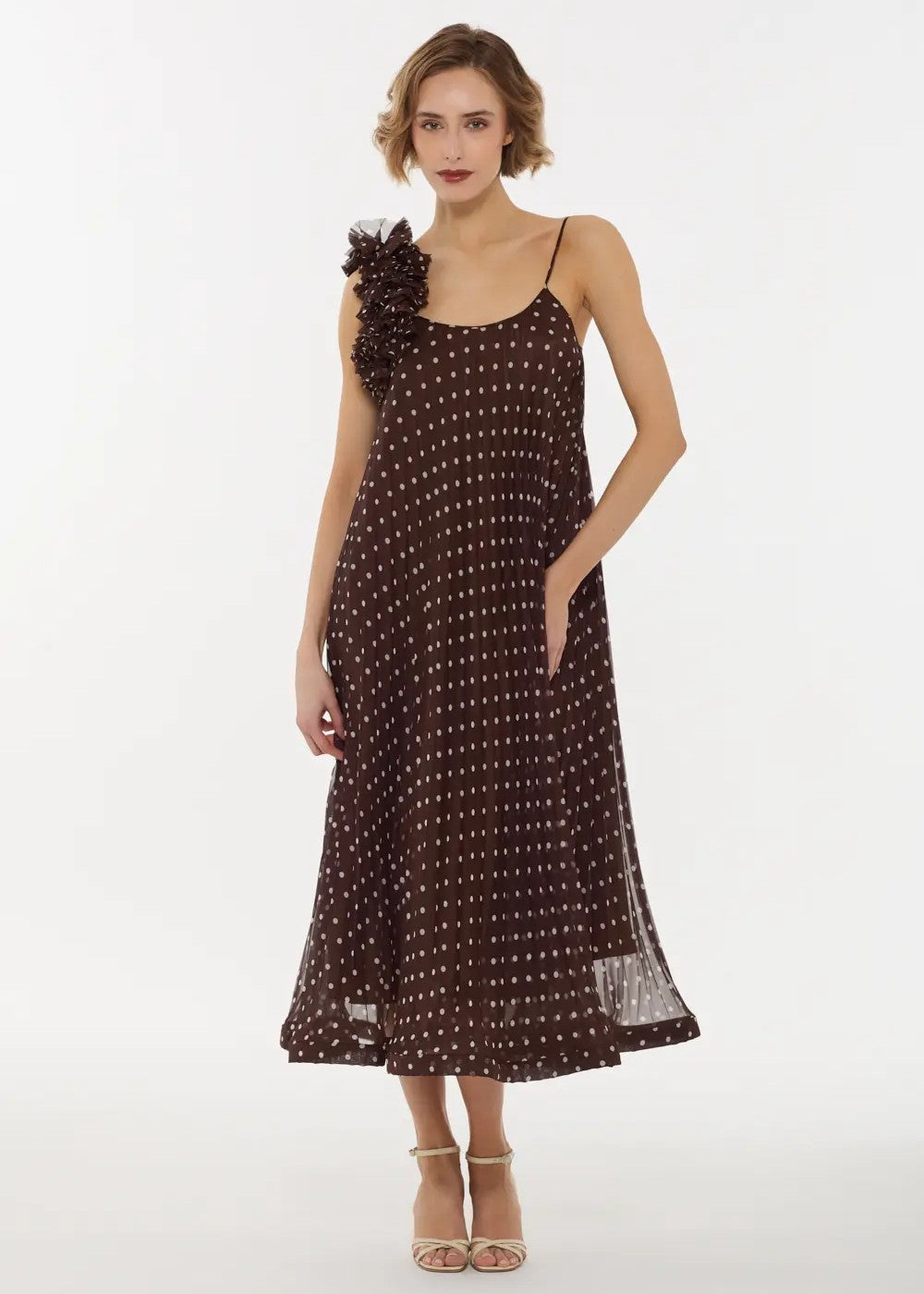 Abito Lungo Marrone con Spalline Sottili e Motivo a Pois All Over
