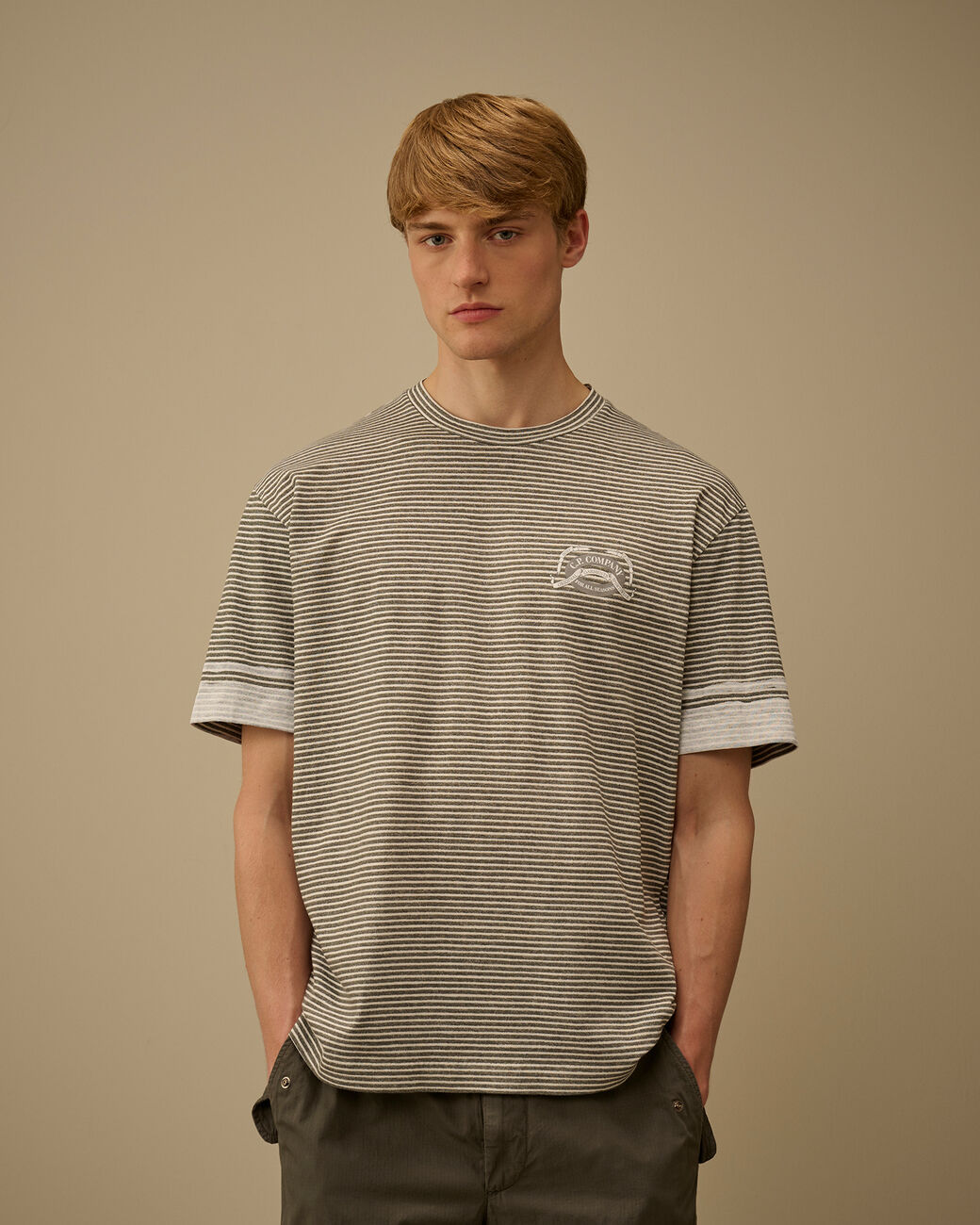 C.P Company T-Shirt a Maniche Corte a Righe con Logo Grigio
