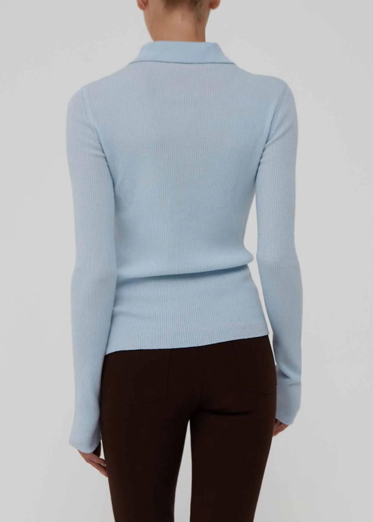 Polo aderente in lana color azzurro cielo AM31SKY BLUE AMIYA