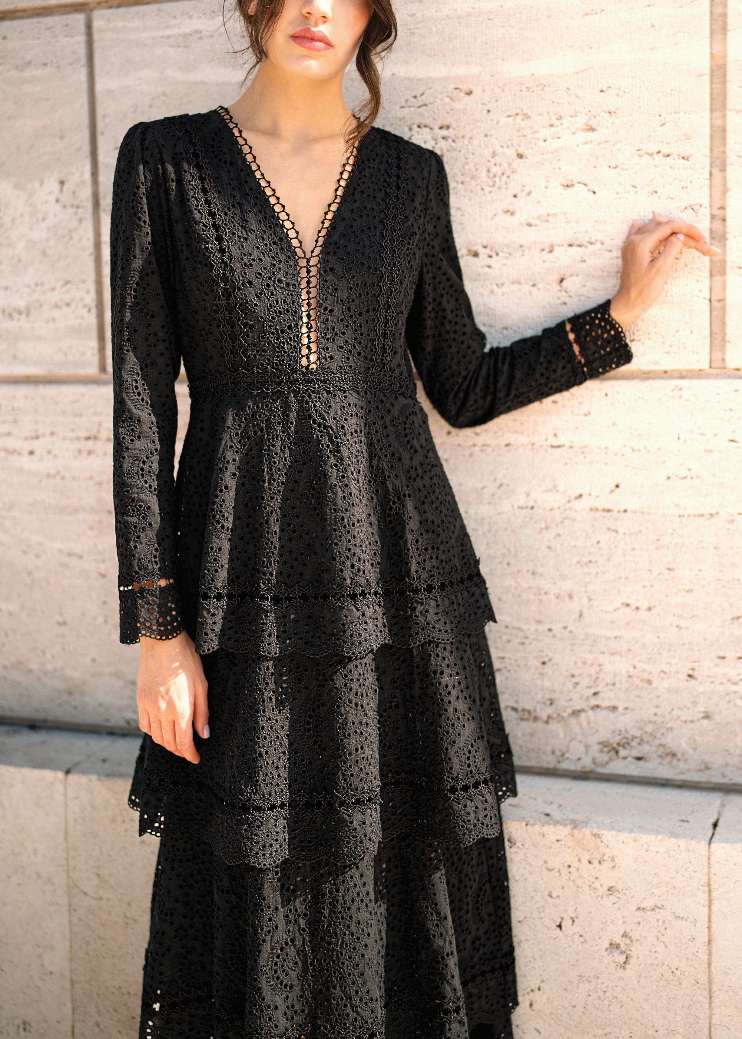 Abito lungo nero in pizzo sangallo con balze A25FWAB08NERO AMOSA