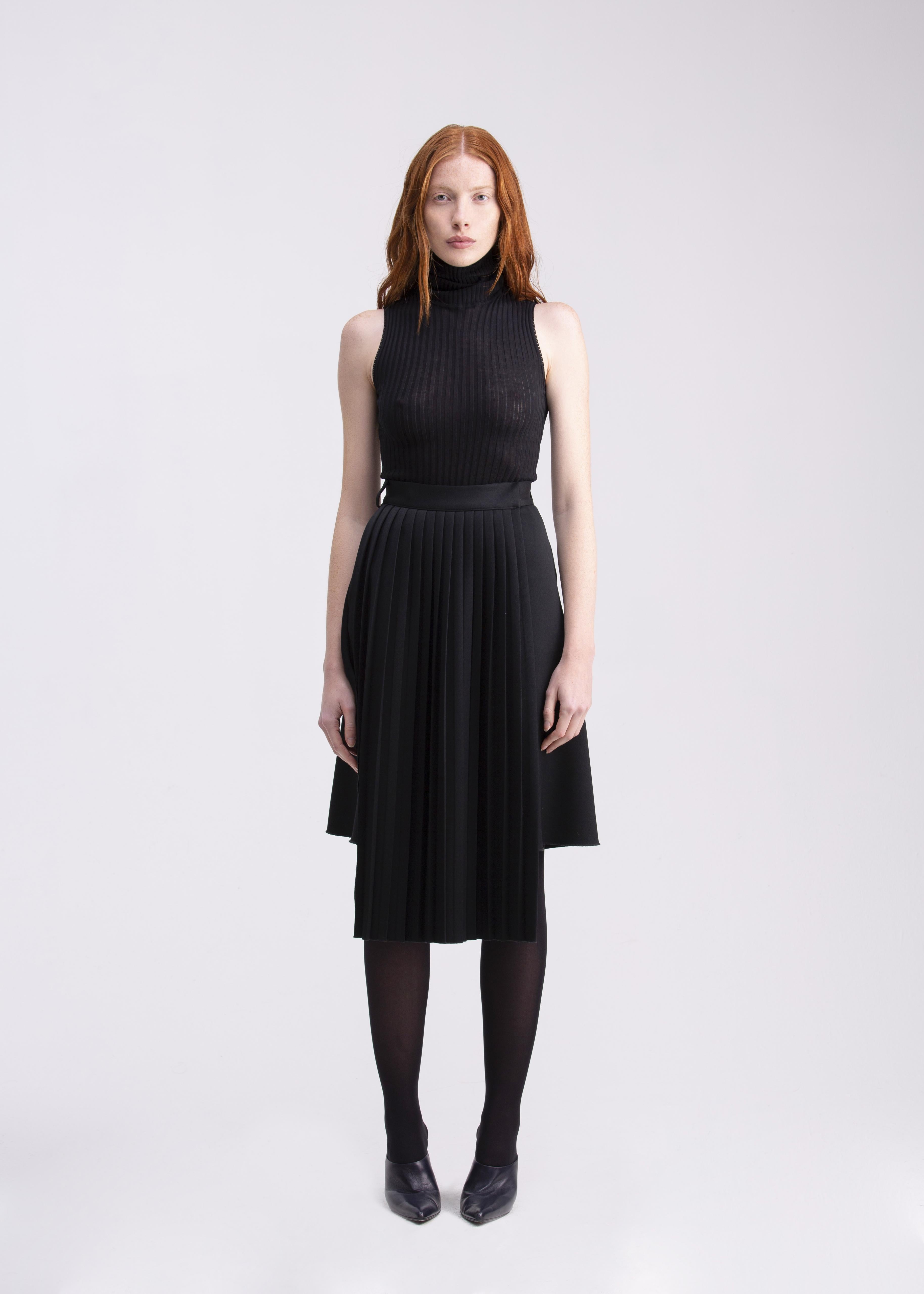 Gonna nera con pannello plissettato GN02-23ROA1029999 GENTE