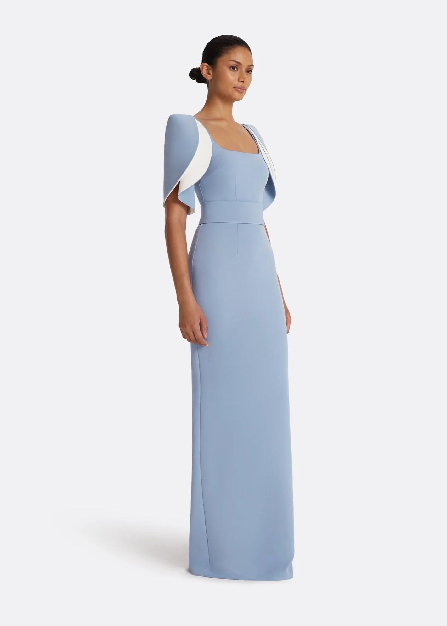 Abito lungo in crepe color celeste polvere con scollo quadrato e maniche a loto drappeggiate DL378.1BE33.1HC119 SAFIYAA
