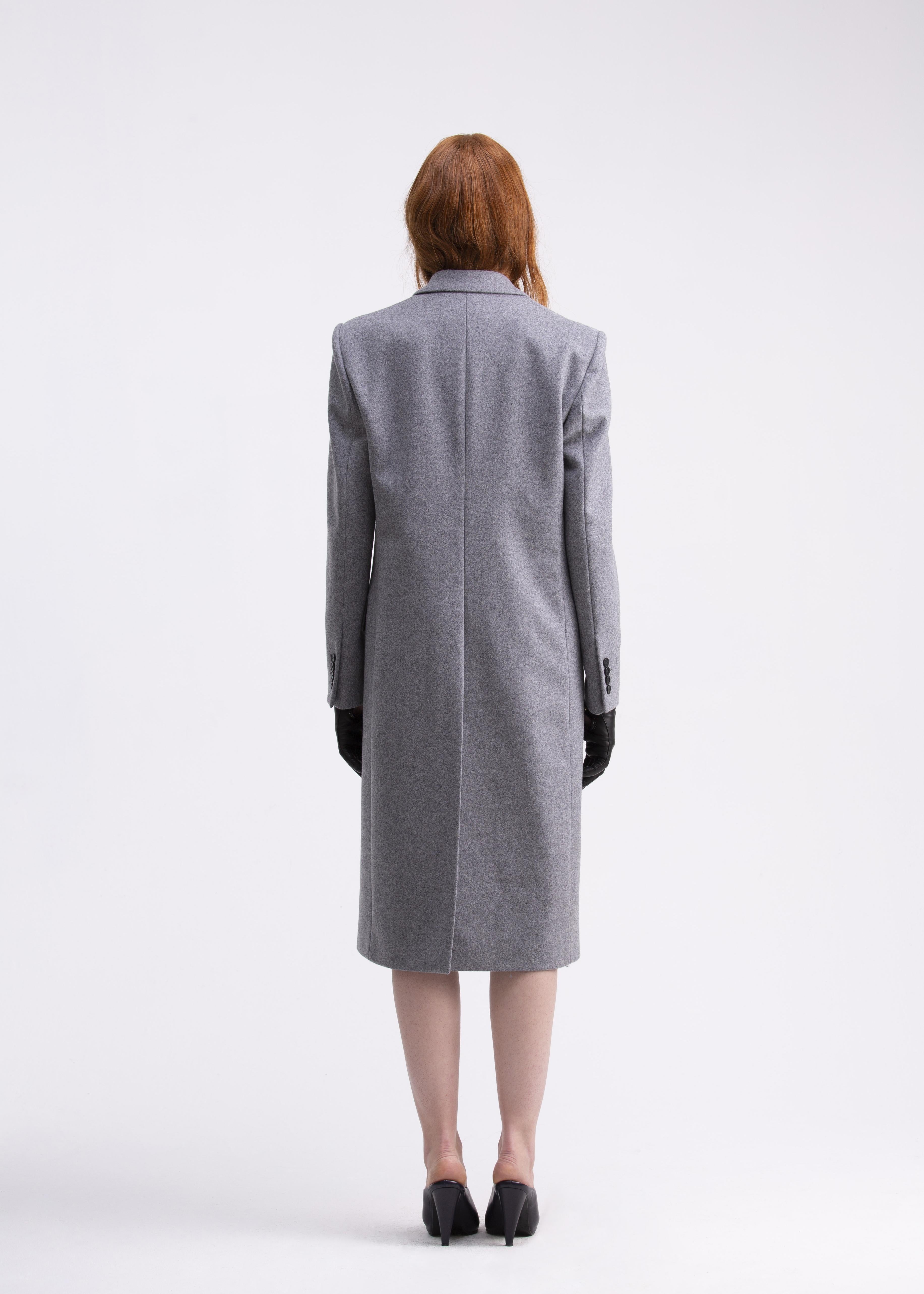 Cappotto grigio in lana dalla costruzione strutturata CP01ROA1018900 GENTE