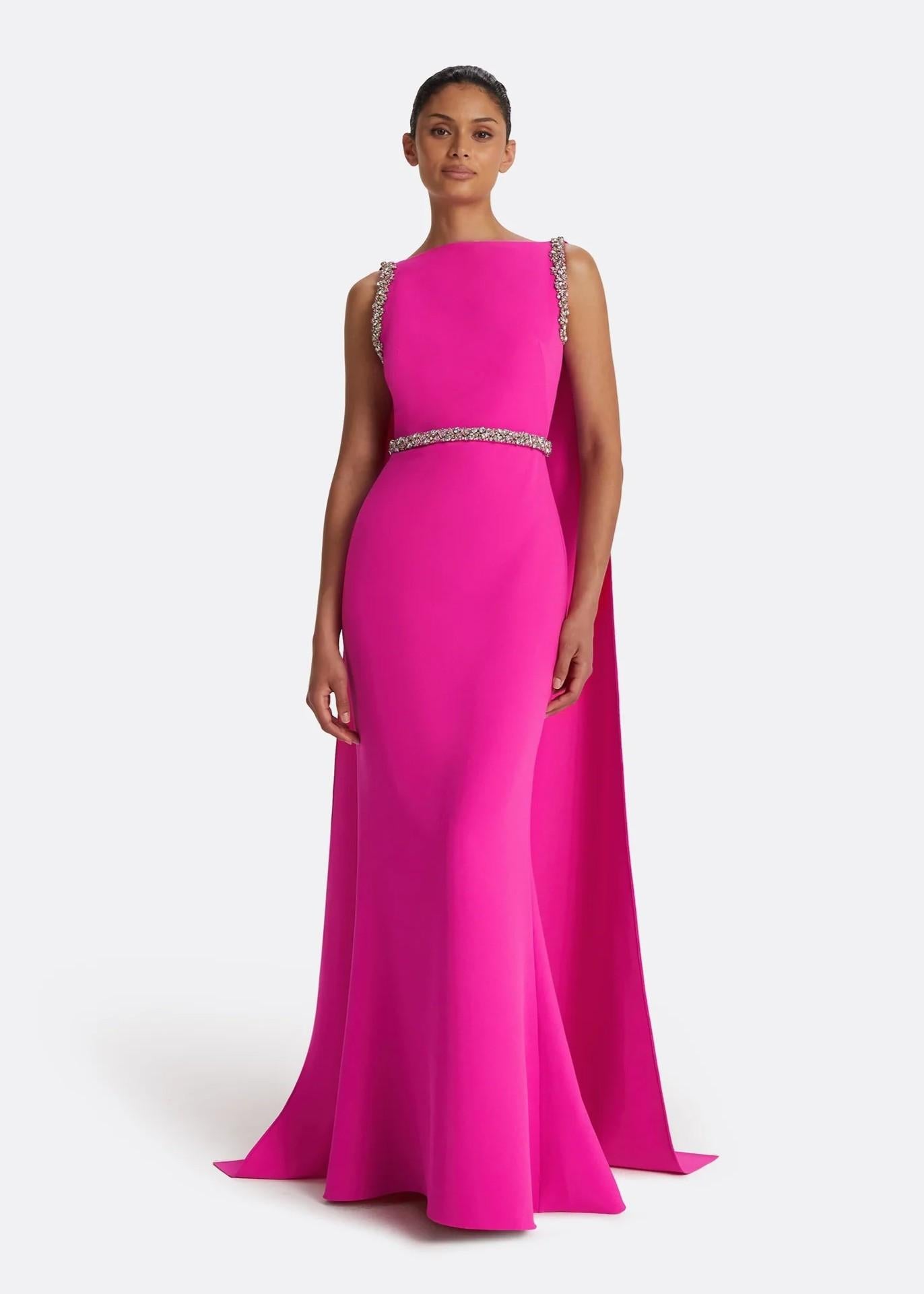 Abito Lungoin crepe color fragola con mantella e ricami Crystal DL714.1E62BE68.1E62HC119 SAFIYAA