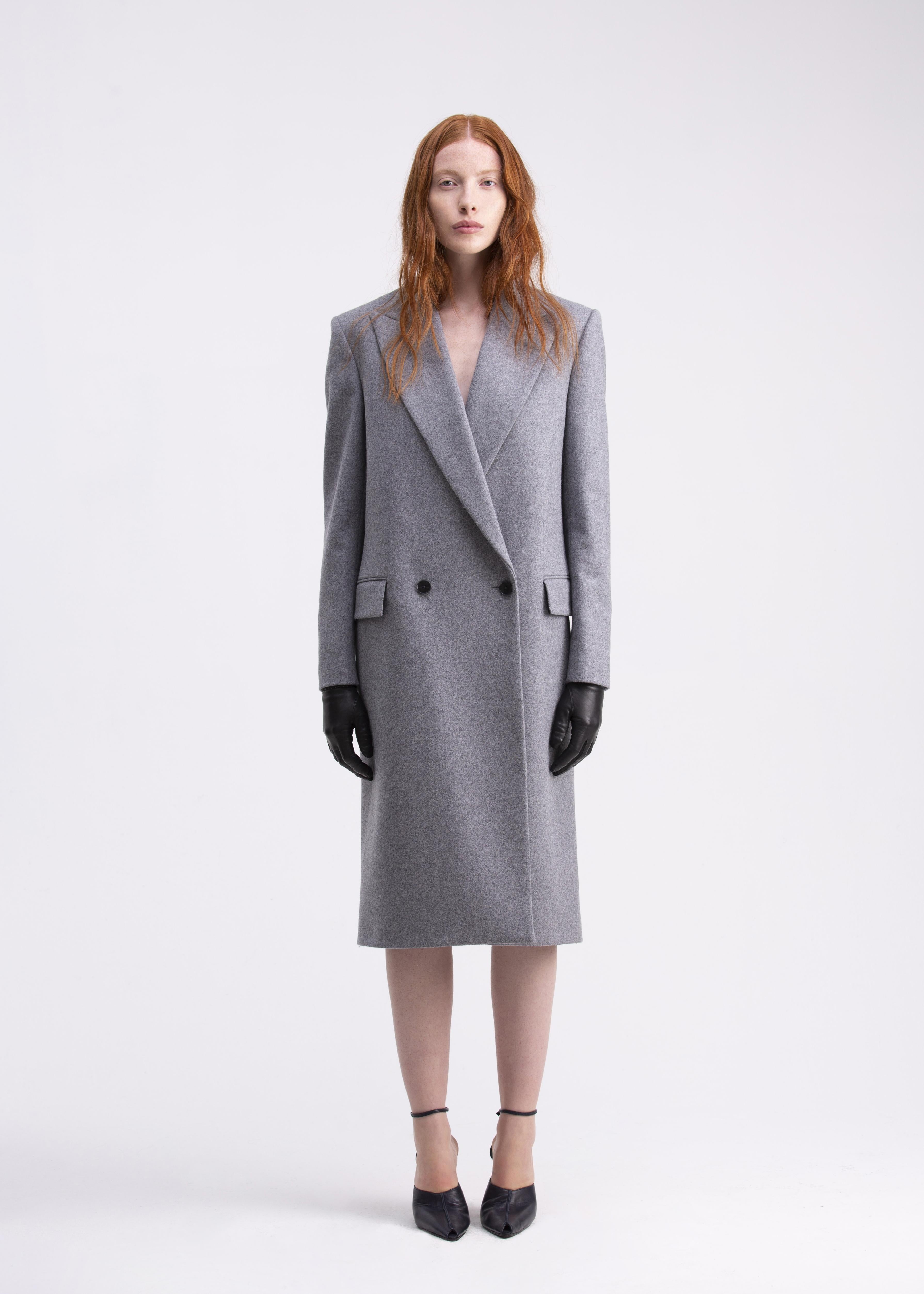 Cappotto grigio in lana dalla costruzione strutturata CP01ROA1018900 GENTE