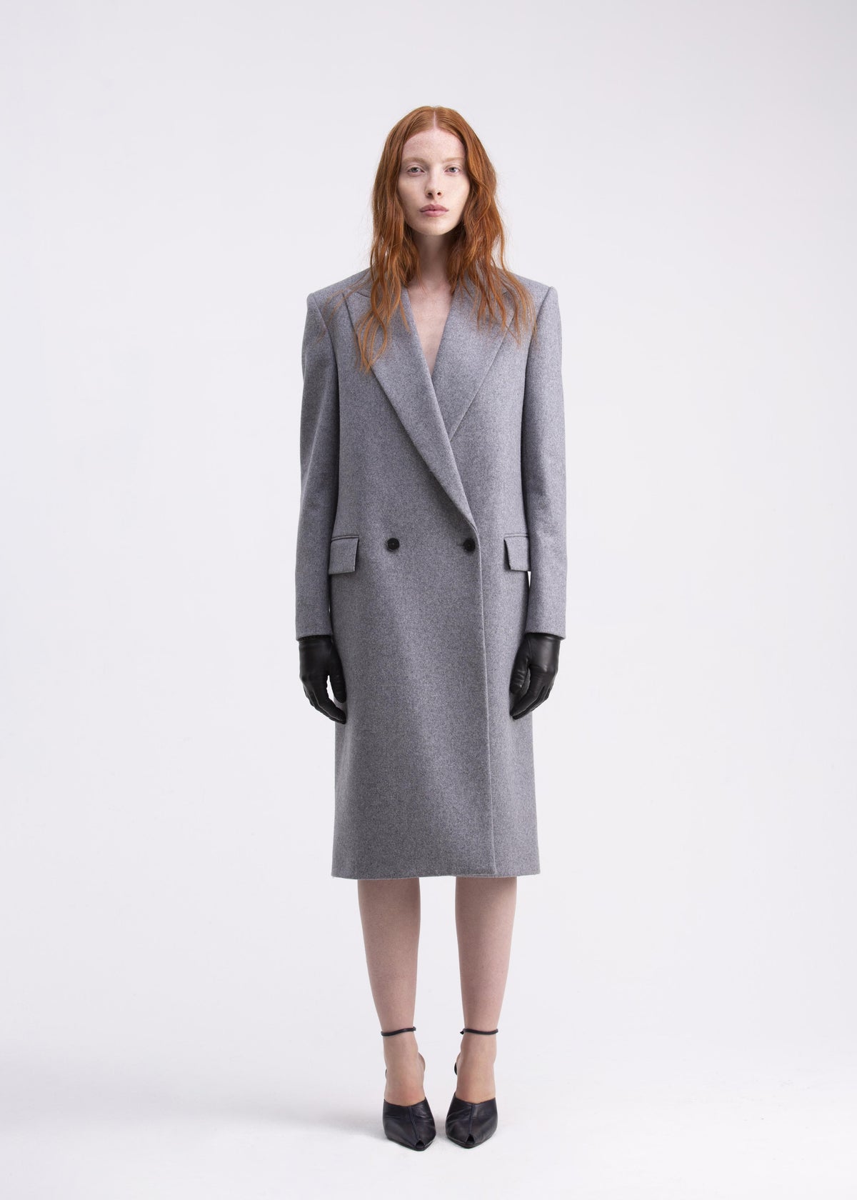 Cappotto grigio in lana dalla costruzione strutturata CP01ROA1018900 GENTE