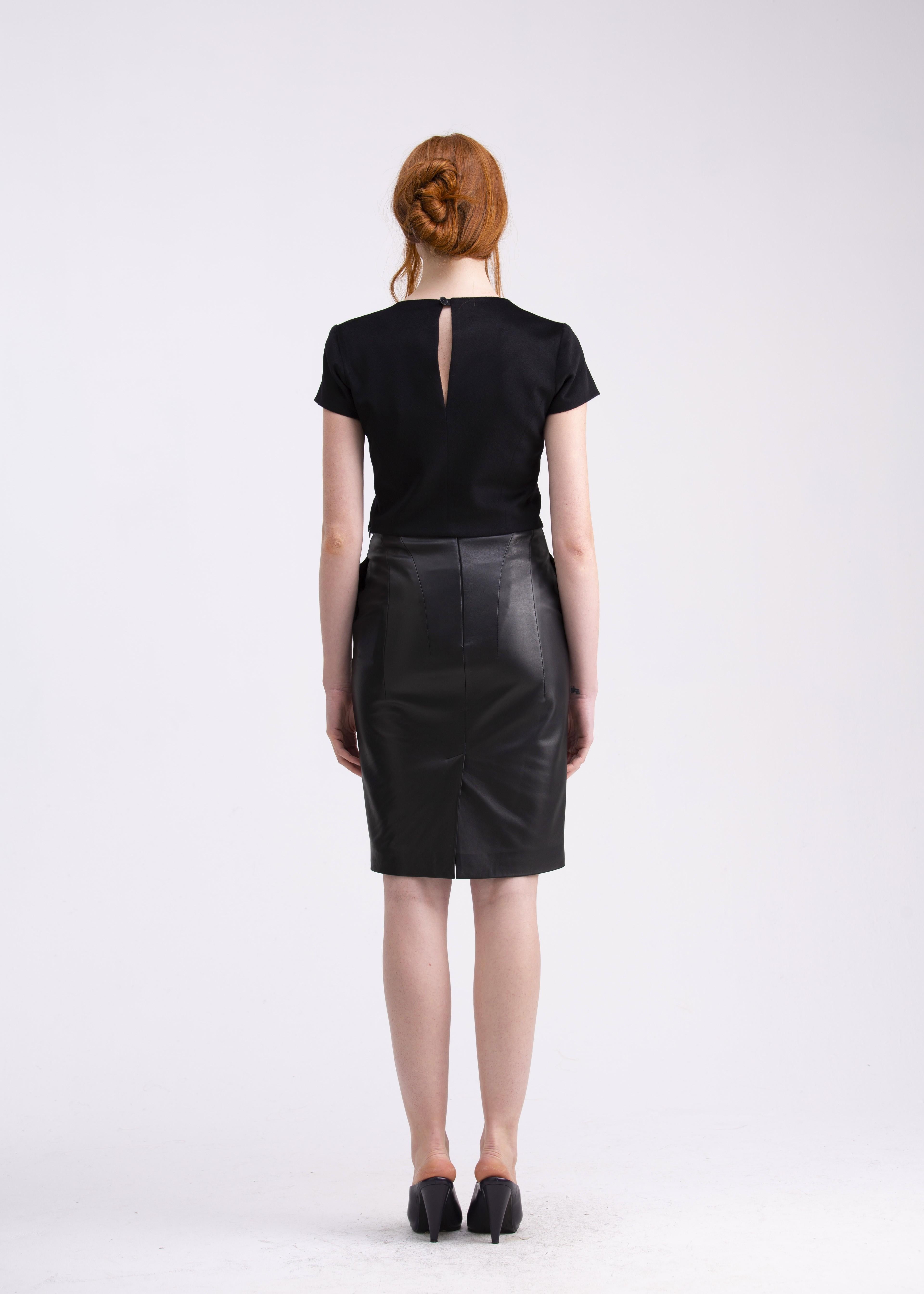 Crop top nero con maniche corte TP02ROA1030999 GENTE