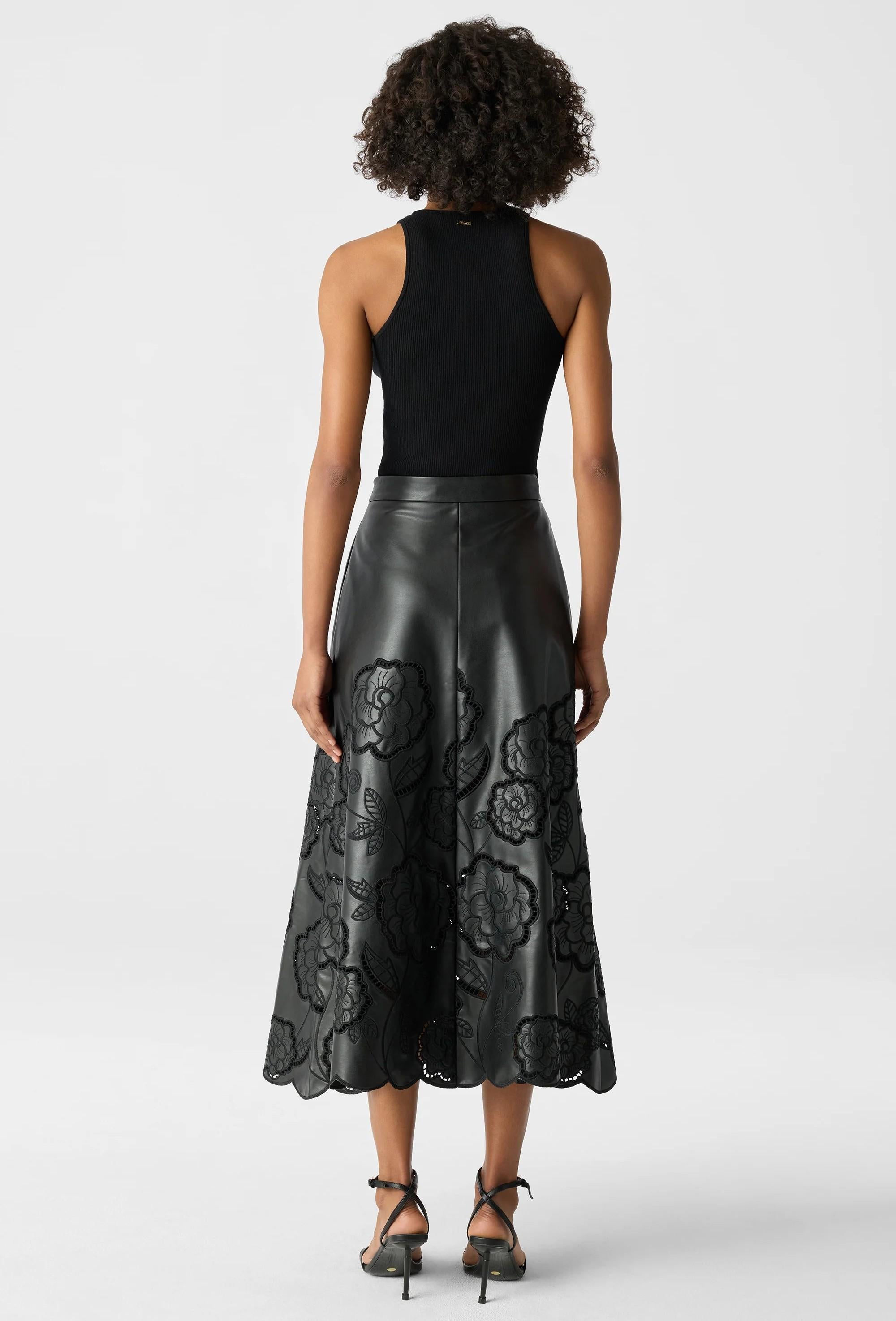 Gonna midi nera in similpelle con motivo floreale TR6603S024JET TOCCIN