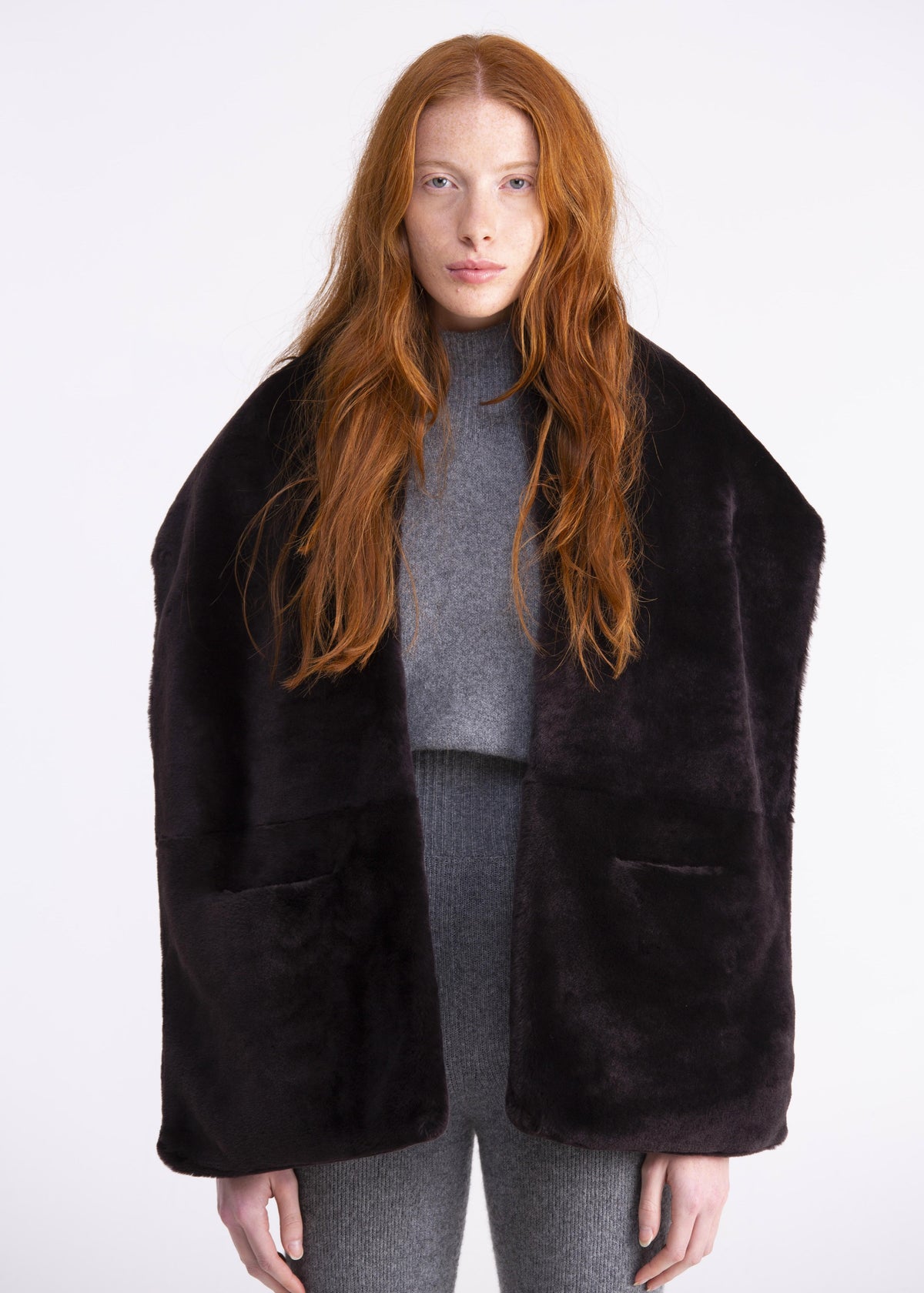 Poncho in shearling con tasche color testa di moro SC01NERO GENTE