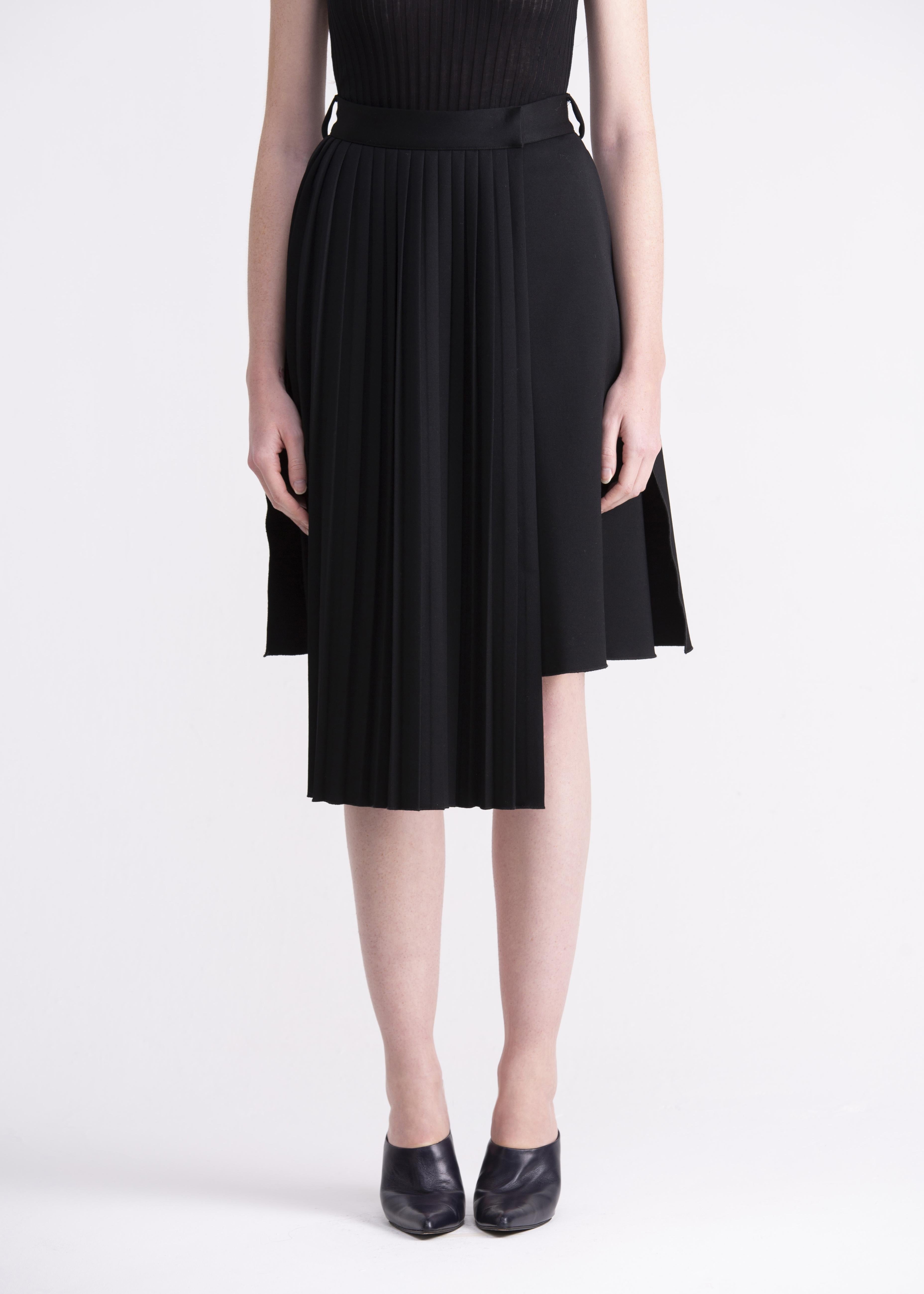Gonna nera con pannello plissettato GN02-23ROA1029999 GENTE