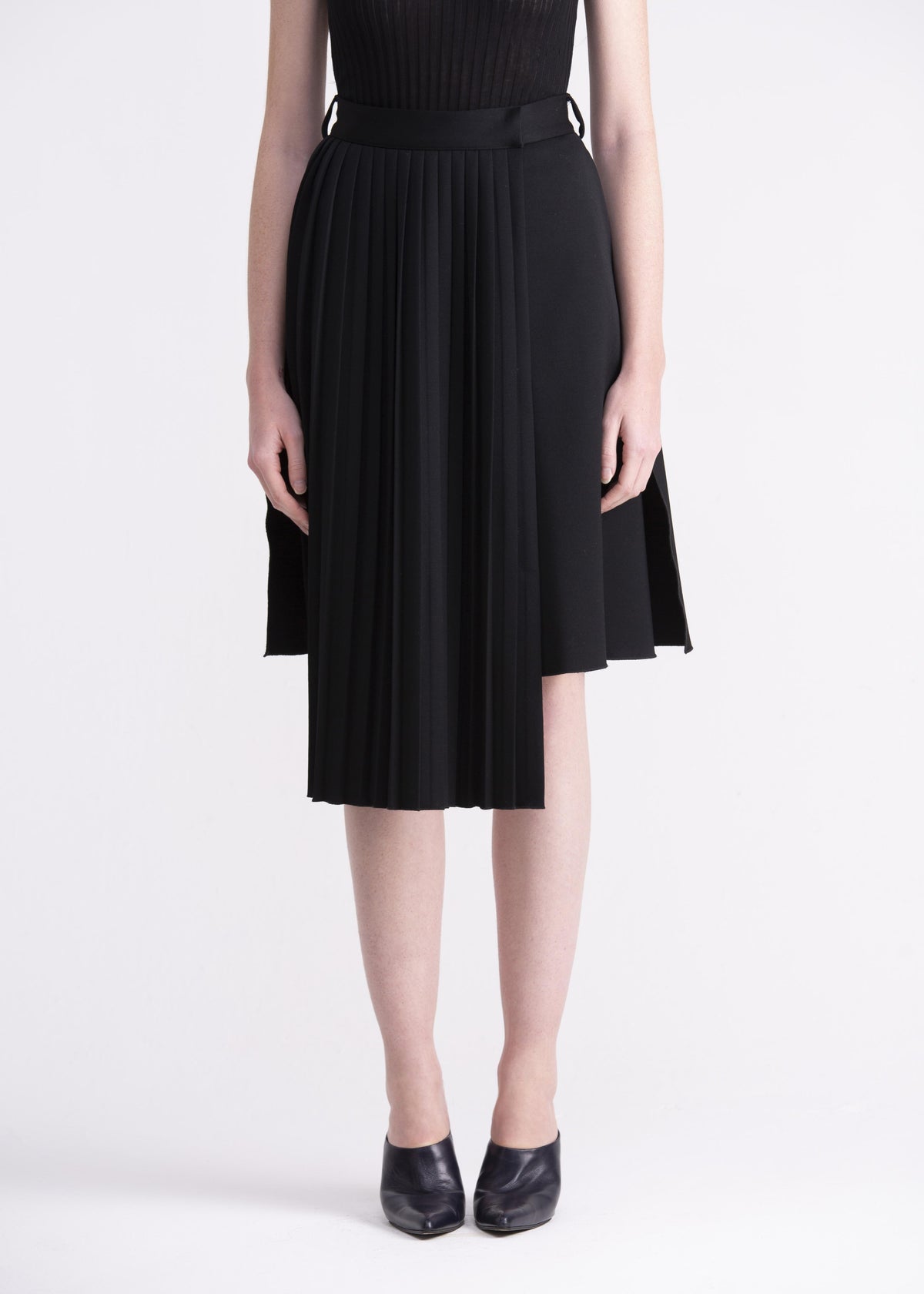 Gonna nera con pannello plissettato GN02-23ROA1029999 GENTE