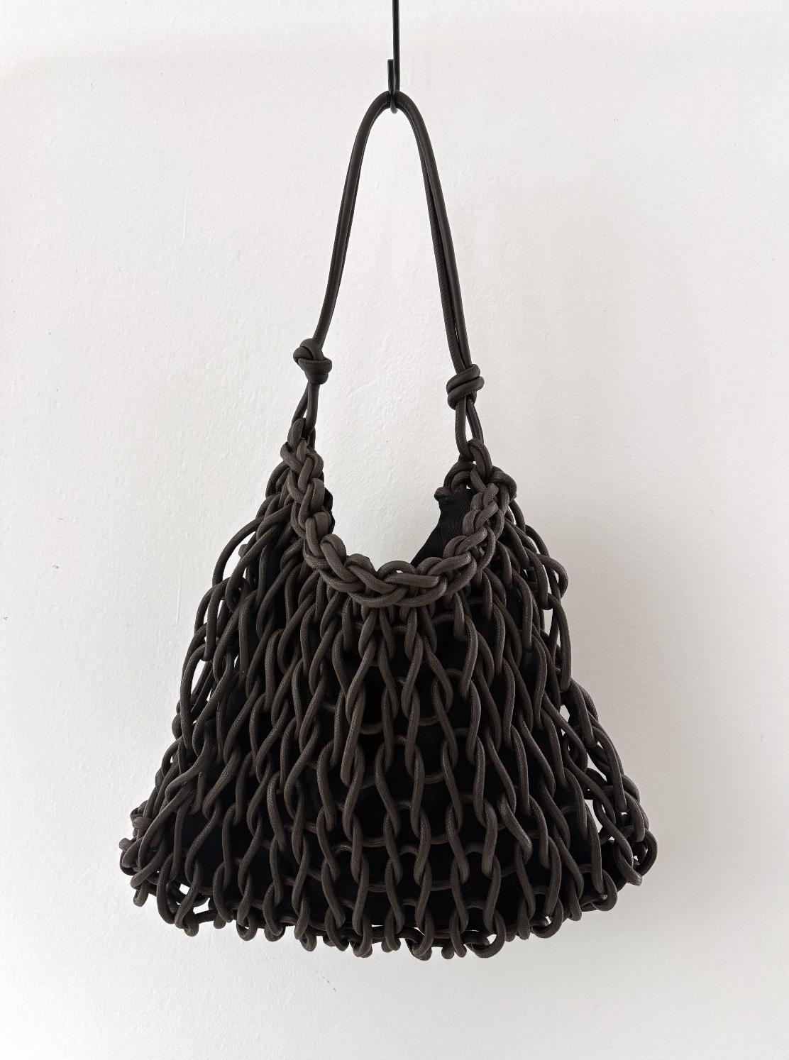 Borsa marrone Vega intrecciata in corda biologica VEGABROWN ALIENINA