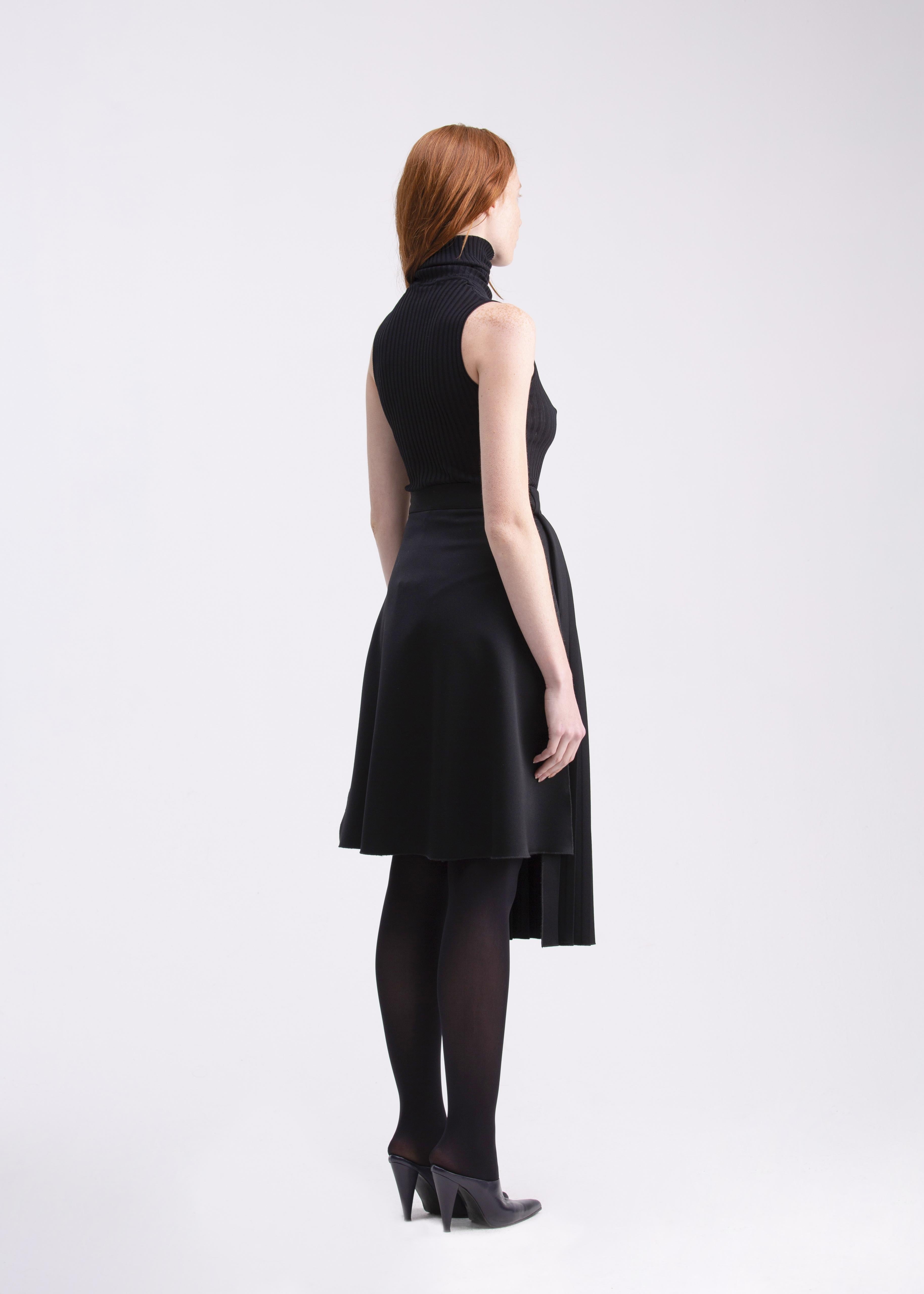 Gonna nera con pannello plissettato GN02-23ROA1029999 GENTE