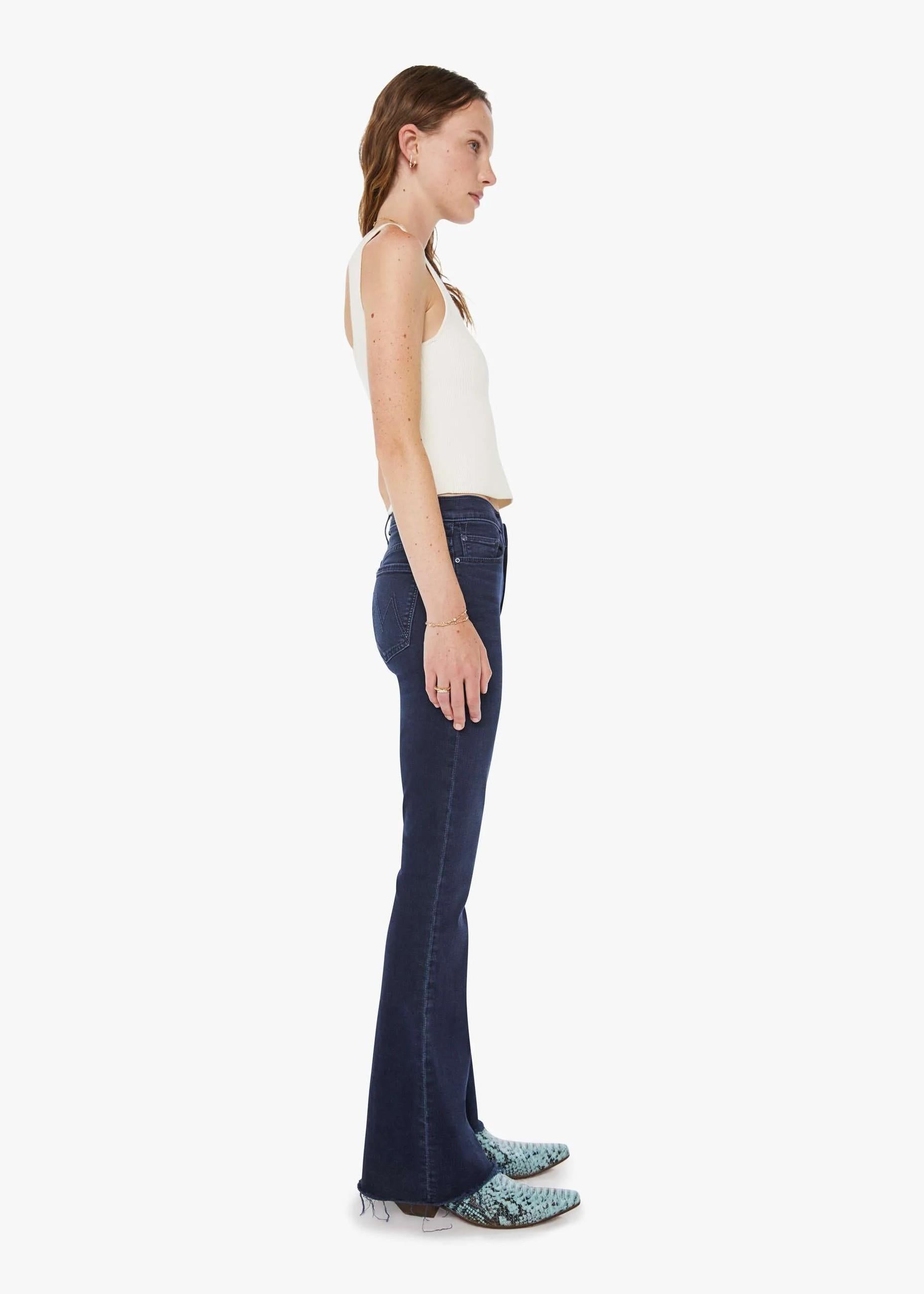 Jeans blu ''The Weekender Fray'' a vita media, a zampa e orlo sfrangiato 1535104/FCMH MOTHER WOMEN