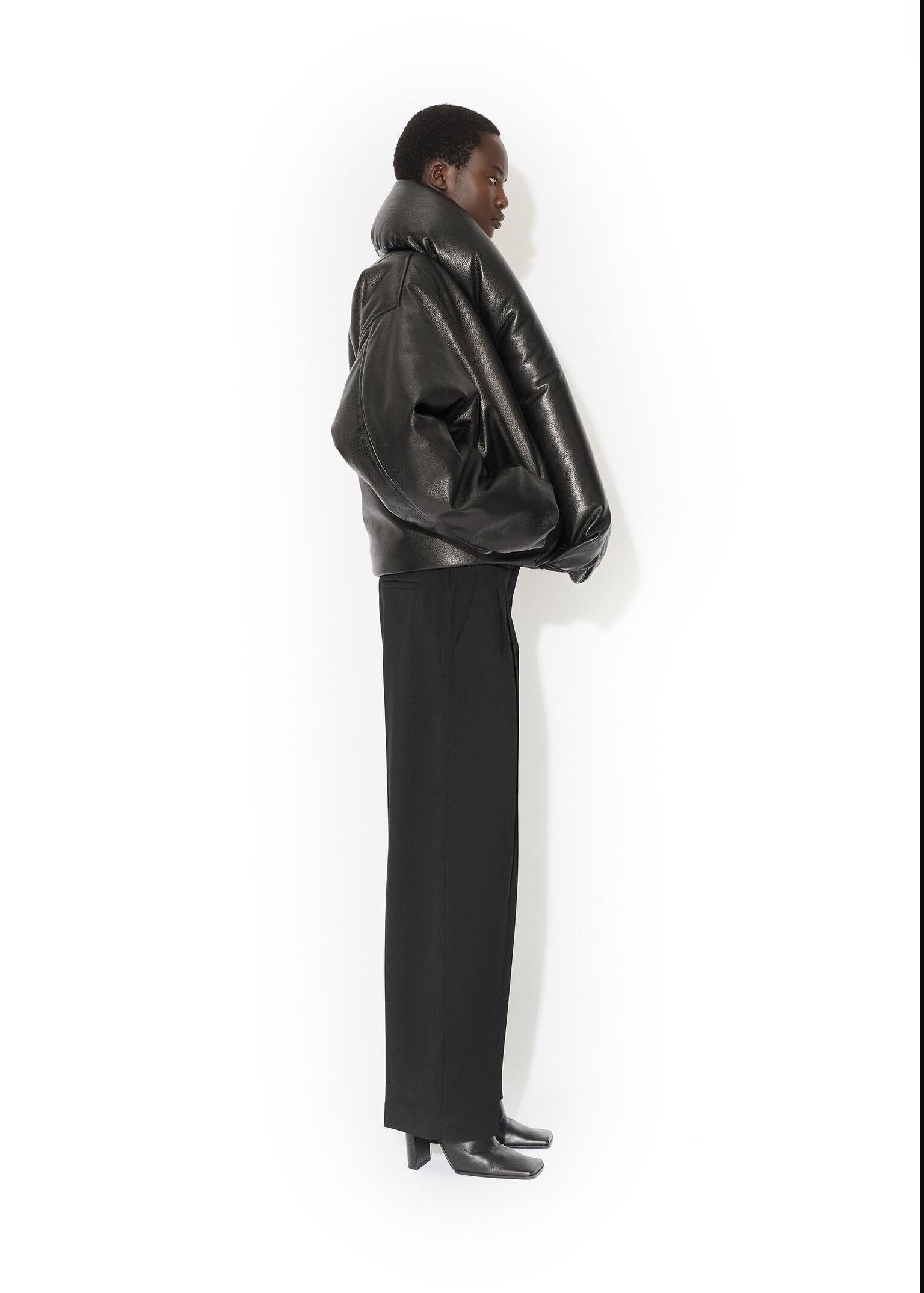 Bomber imbottito in pelle d'agnello nero AA9V1163L024B995 ALAÏA