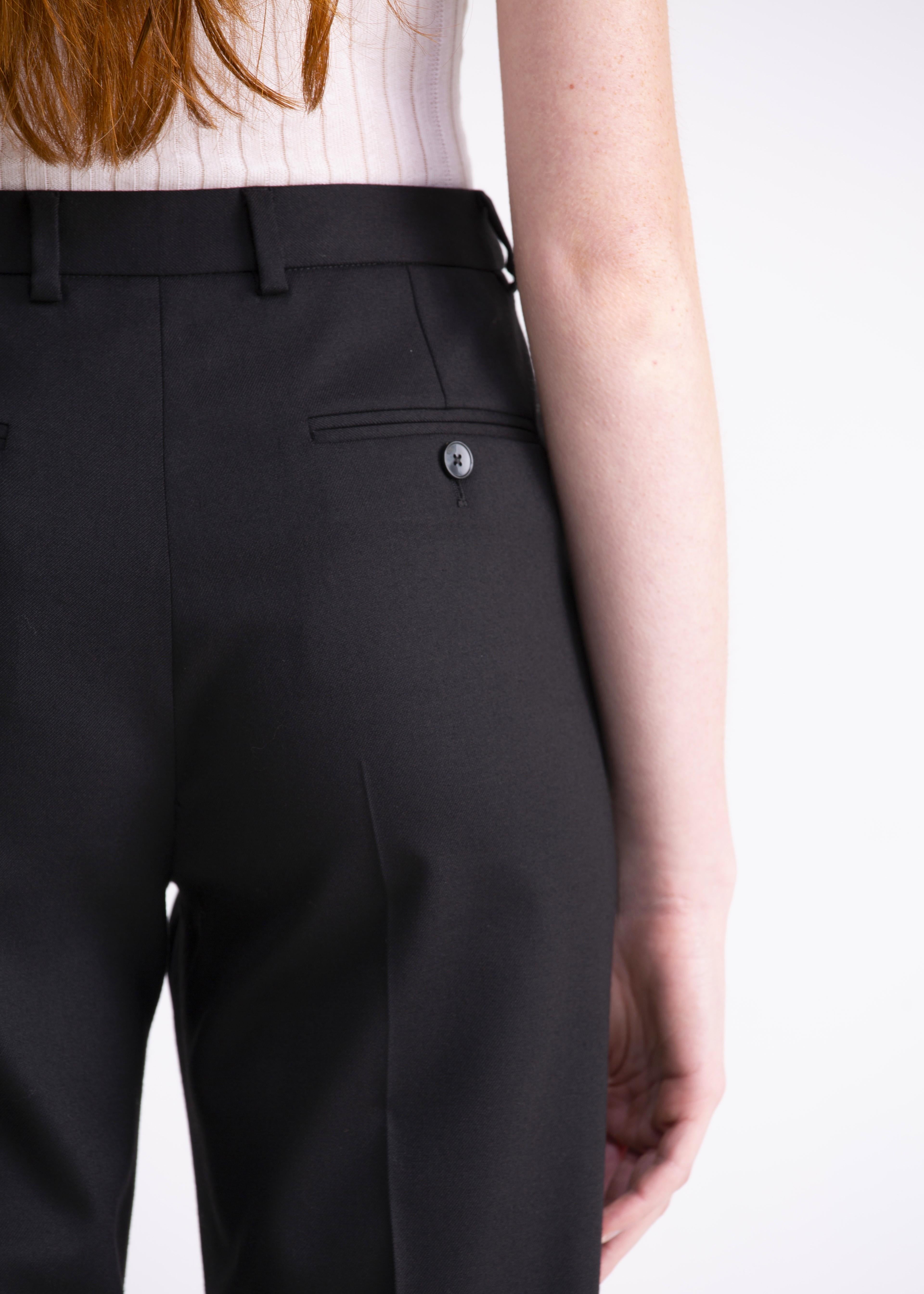 Pantaloni dritti neri in lana con cinturino, passanti e tasche PN01ROA1016999 GENTE