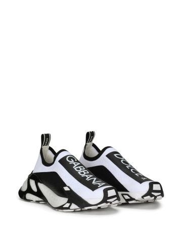Sneaker bassa con logo bianco e nero